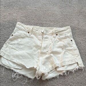 Super cute h&m white denim shorts!!